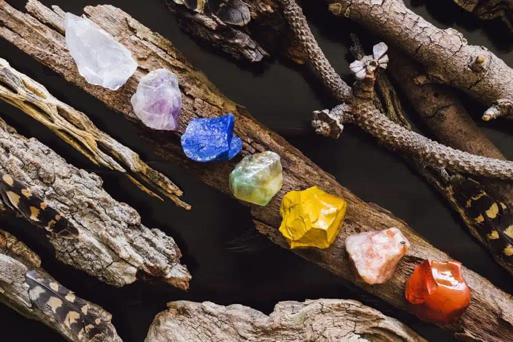 Découvrez les 7 chakras et les pierres associées pour vous équilibrer